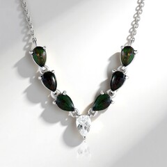 Collana in argento con Opale Mezezo