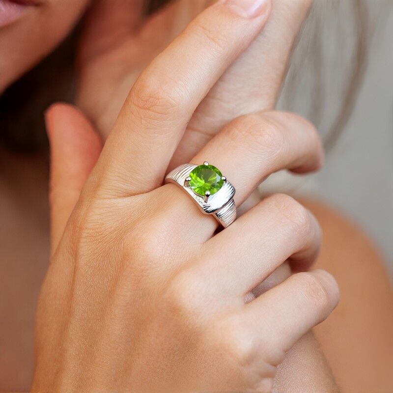 Bague en argent et Péridot du Jilin (de Melo Essence)