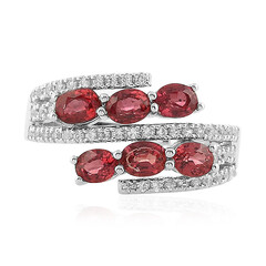 Zilveren ring met avondrode saffieren