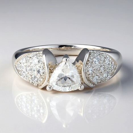 Anello in argento con Goshenite