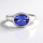 Anello in oro con Tanzanite AAA