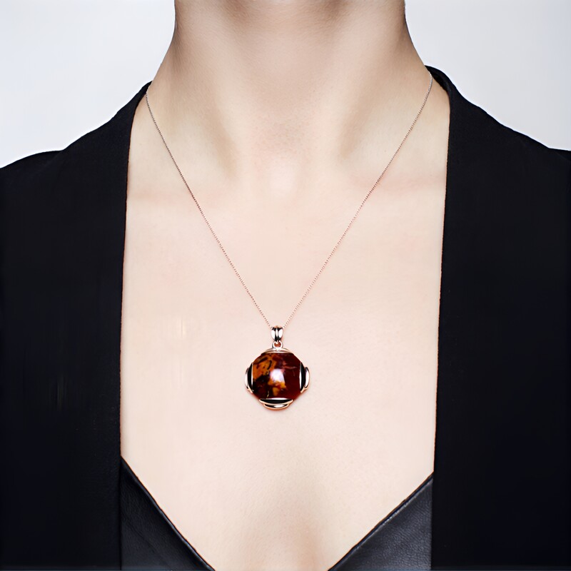 Ciondolo in argento con Legno Fossile (Bali Barong)