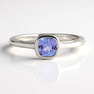 Anillo en plata con Tanzanita