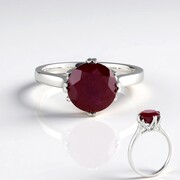 Anello in oro con Rubino del Madagascar (de Melo Gold)