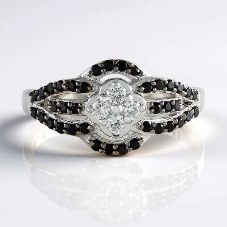 Anello in argento con Zircone