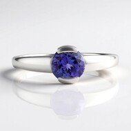 Anillo en oro con Tanzanita AAA
