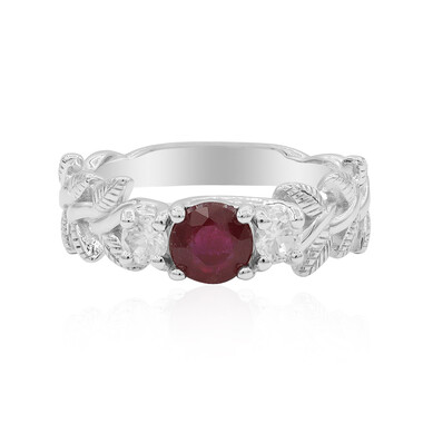 Zilveren ring met een Madagaskar Robijn