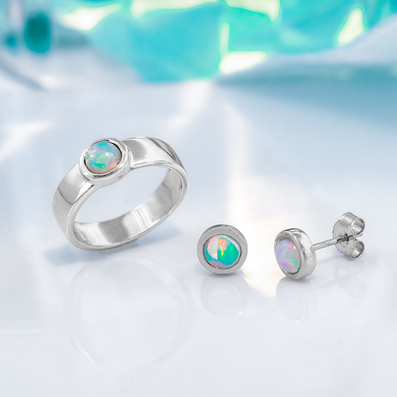 Zilveren ring met Welo-opalen