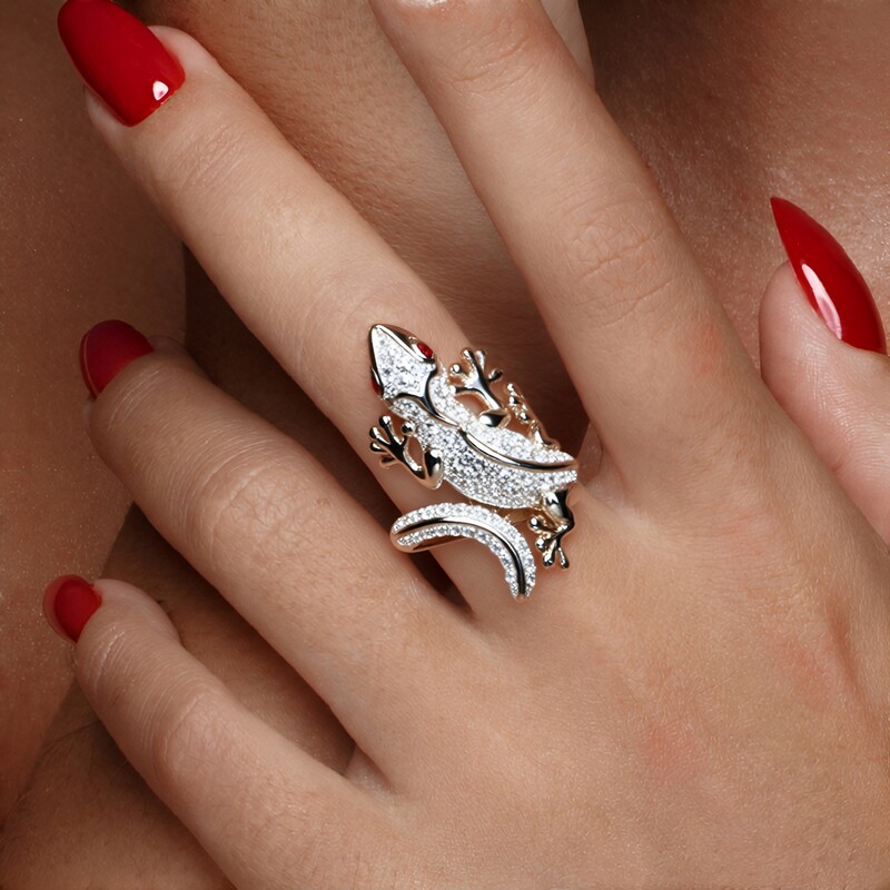 Zilveren ring met een witte topaas (Adela Silber)