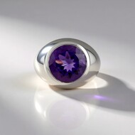 Anello in argento con Ametista Siberiana