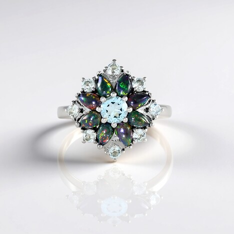 Anello in argento con Opale Mezezo
