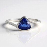 Anillo en plata con Cianita de Nepal
