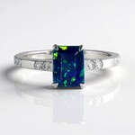 Anello in argento con Opale Mezezo