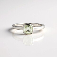 Zilveren ring met een groene amethist