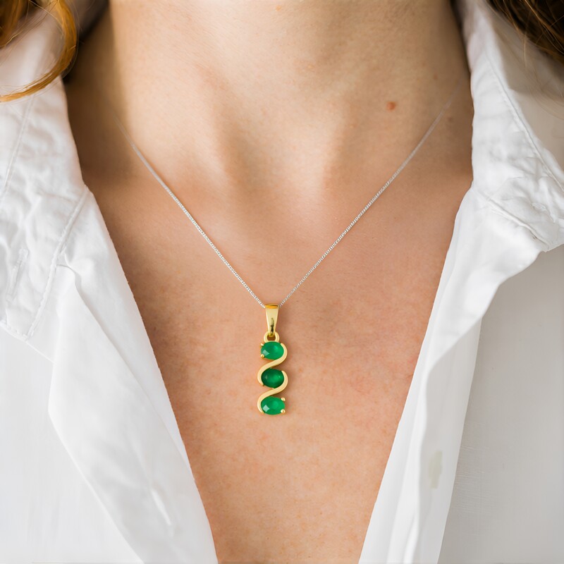 Gouden hanger met Zambia-smaragdstenen