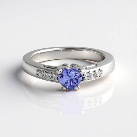 Anello in argento con Tanzanite