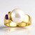 Anello in oro con Perla Bianca dei Mari del Sud (Michelle Albala)