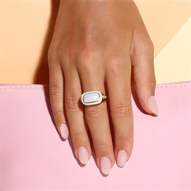Zilveren ring met een regenboog maansteen (Adela Silber)