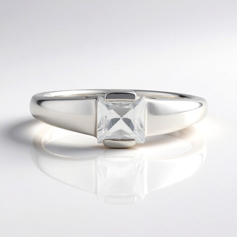 Anello in argento con Zircone