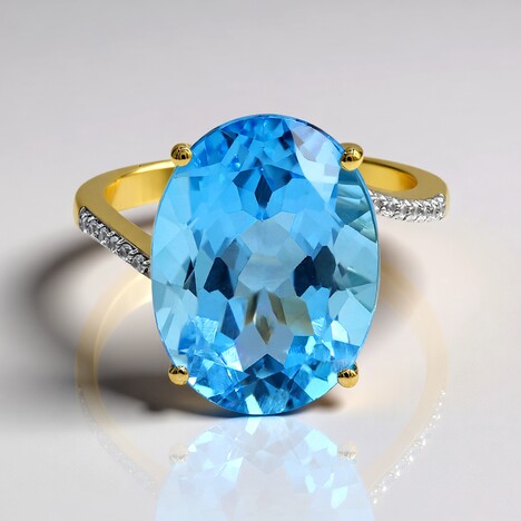 Anello in oro con Topazio Marambaia (Tenner Diniz)