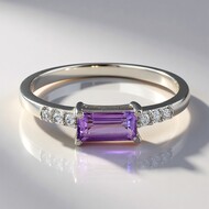 Anillo en plata con Amatista
