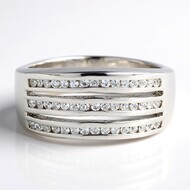 Anello in argento con Zircone