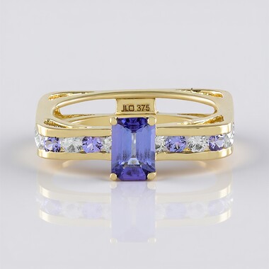Anello in oro con Tanzanite (de Melo Gold)