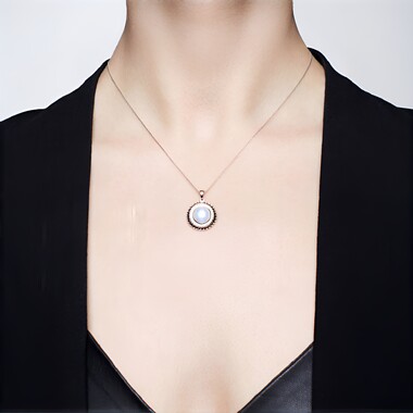 Colgante en plata con Piedra de Luna arcoíris