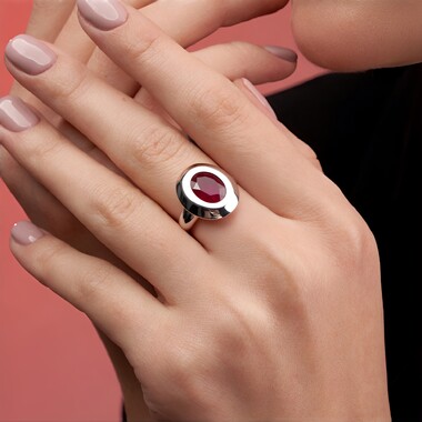 Anillo en plata con Rubí de Madagascar (de Melo Essence)