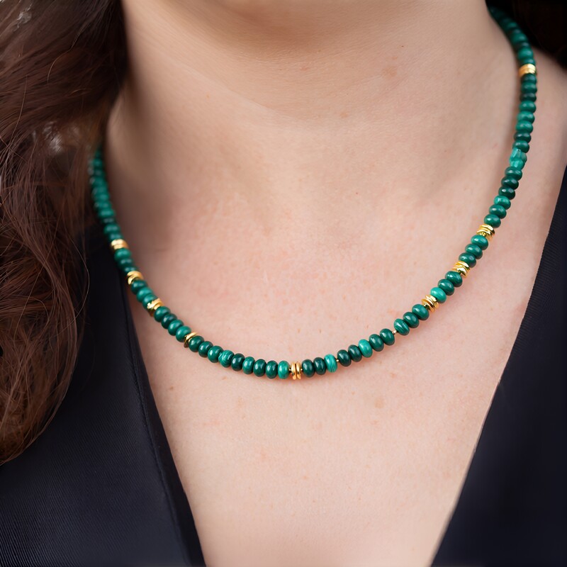 Zilveren halsketting met Malachieten