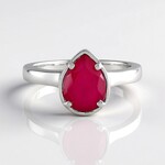 Anello in argento con Calcedonio Lampone