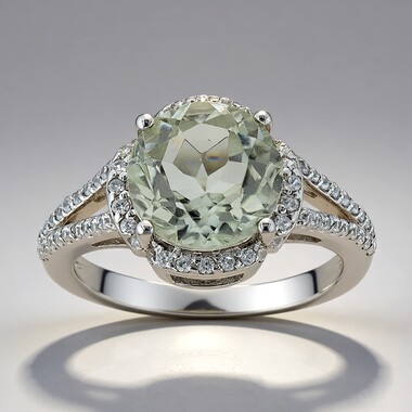 Anillo en plata con Amatista verde