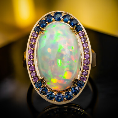 Anello in oro con Opale di Welo AAA (D'vyere)