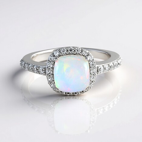 Anello in argento con Opale di Welo