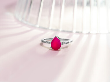 Bague en argent et Calcedoine framboise
