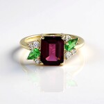 Anello in oro con Rodolite di Naktamunda