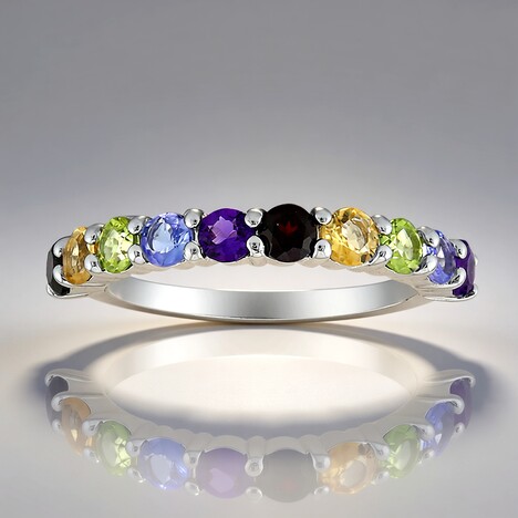 Anello in argento con Granato