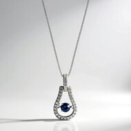 Gouden halsketting met een Blauwe Ceylon saffier