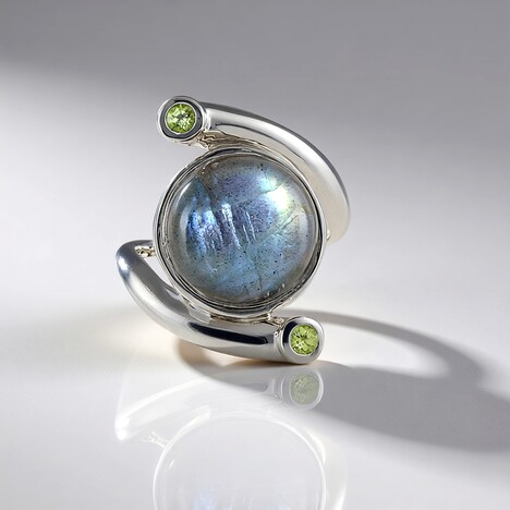 Anello in argento con Labradorite Verde Maniry (KM by Juwelo)