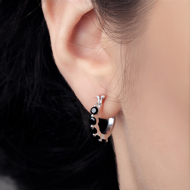 Boucles d'oreilles en argent et Spinelle noir