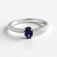 Anello in argento con Iolite