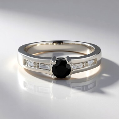 Zilveren ring met een zwarte spinel