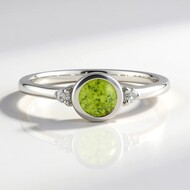 Anillo en plata con Esfena