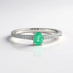 Anello in argento con Smeraldo Russo (Adela Silber)