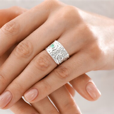 Colombian Emerald Silver Ring