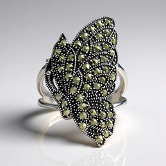 Anello in argento con Marcassite