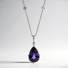 Collana in oro con Tanzanite (non riscaldata)