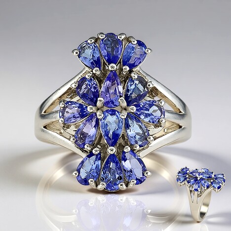Anello in argento con Tanzanite