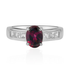 Zilveren ring met een rhodliet
