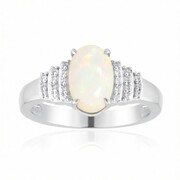 Anello in oro con Opale Bianco Brasiliano